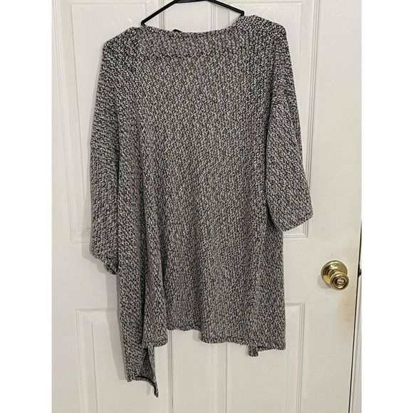 Divided Women's Medium - Picture 2 of 2